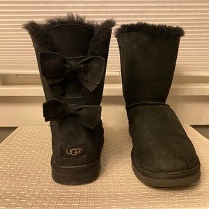 Ugg Suede Bows Size 8 Black